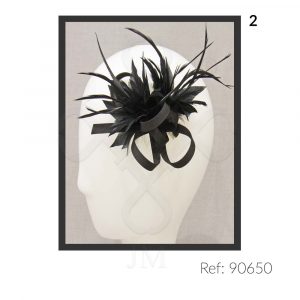 Tocado de pluma y raso