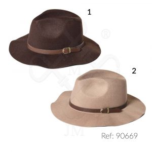 Sombrero con hebilla