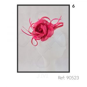 Tocado de lino y pluma