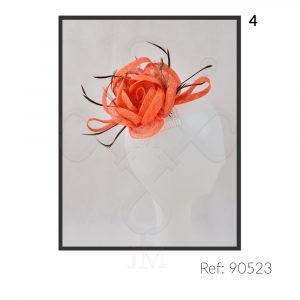 Tocado de lino y pluma