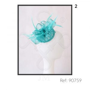 Tocado de lino y pluma