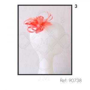 Tocado de lino y pluma