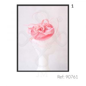 Tocado de lino y pluma