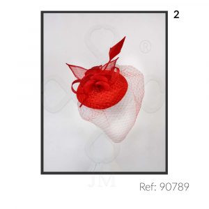 Tocado de lino y pluma