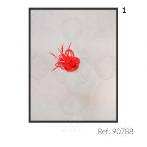 Tocado de lino y pluma