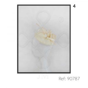 Tocado de lino y pluma