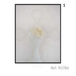 Tocado de lino y pluma