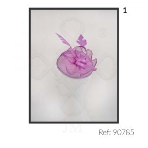 Tocado de lino y pluma