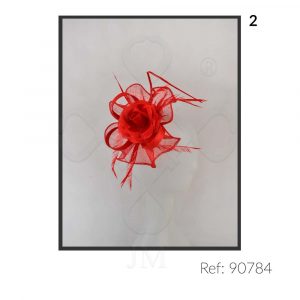 Tocado de lino y pluma